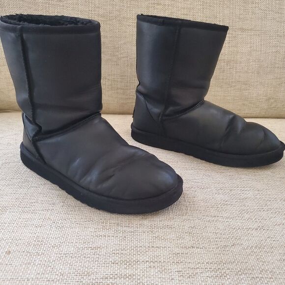 Ugg Leather Classic Short Water Resistant Boot Sz 10 - Picture 12 of 15